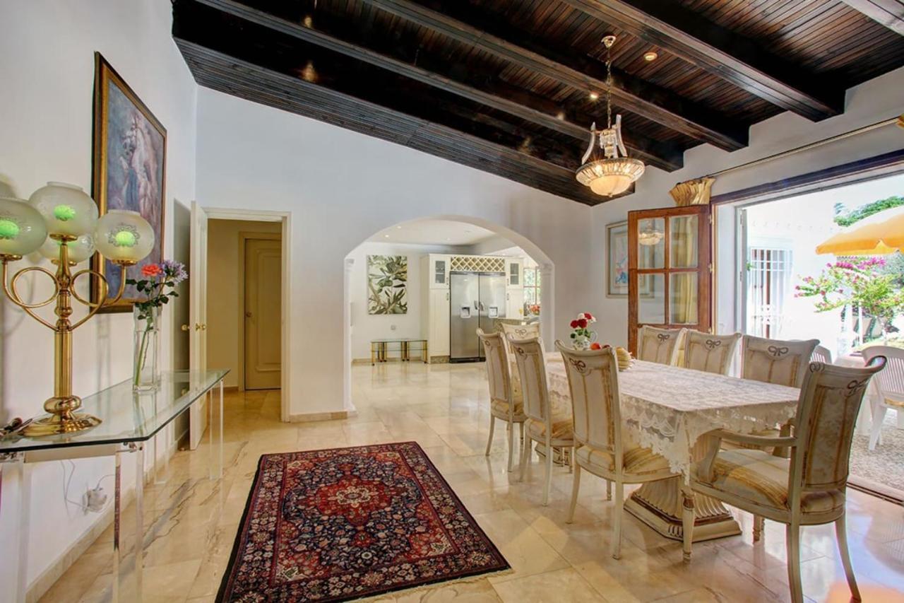 Exclusive Villa Las Palmeras Puerto Banus With Heated Private Swimming Pool, Marbella, Spain Ngoại thất bức ảnh